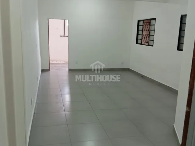 Imagem: Casa com 2 quartos e 1 vaga no bairro Etelvina