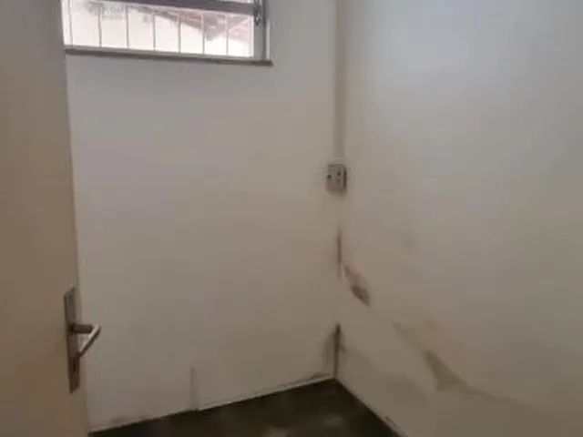 Imagem 2: CASA MISTA COMERCIAL RESIDENCIAL em Duque de Caxias - Rio de Janeiro, Jardim Vinte e