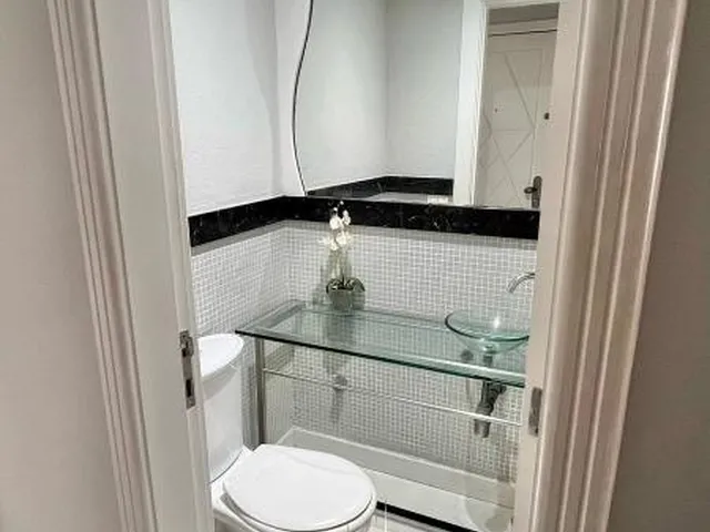 Imagem 7: FICO NUMA LOCALIZAÇÃO MARAVILHOSA . TENHO ENTRADA PELA PRAIA E PELO CANAL. SOU UM