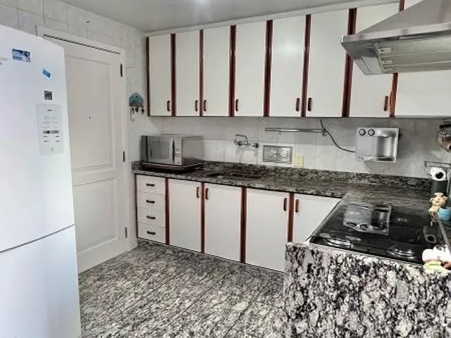 Imagem 8: FICO NUMA LOCALIZAÇÃO MARAVILHOSA . TENHO ENTRADA PELA PRAIA E PELO CANAL. SOU UM