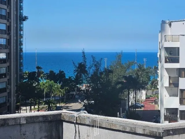 Imagem 11: FICO NUMA LOCALIZAÇÃO MARAVILHOSA . TENHO ENTRADA PELA PRAIA E PELO CANAL. SOU UM