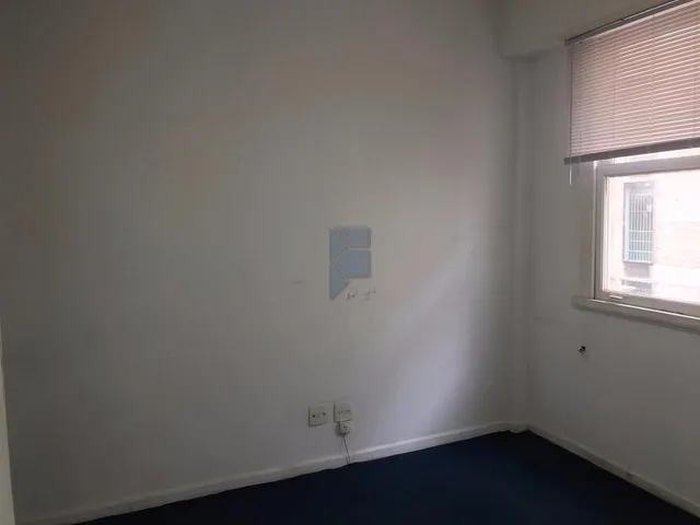 Imagem 13: Sala Centro Loja com 2 banheiros