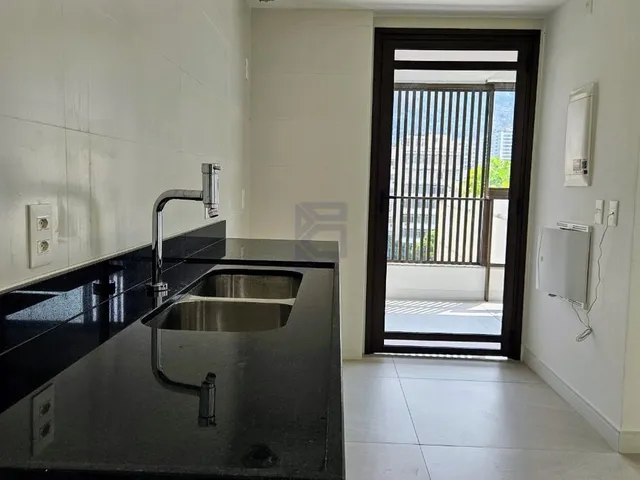 Imagem 4: Apartamento de luxo em Botafogo, Rio de Janeiro-RJ: 3 suítes, 2 salas, 5 banheiros, 2