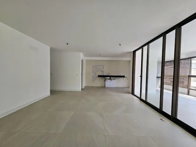Imagem 15: Apartamento de luxo em Botafogo, Rio de Janeiro-RJ: 3 suítes, 2 salas, 5 banheiros, 2