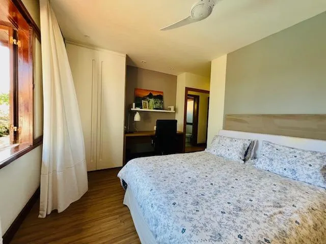 Imagem 4: Casa de Luxo à Venda na Barra da Tijuca - 4 Quartos, 4 Suítes, 4 Salas, 7 Banheiros, 5