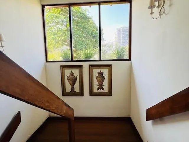 Imagem 7: Casa de Luxo à Venda na Barra da Tijuca - 4 Quartos, 4 Suítes, 4 Salas, 7 Banheiros, 5