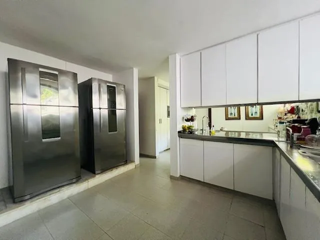 Imagem 11: Casa de Luxo à Venda na Barra da Tijuca - 4 Quartos, 4 Suítes, 4 Salas, 7 Banheiros, 5