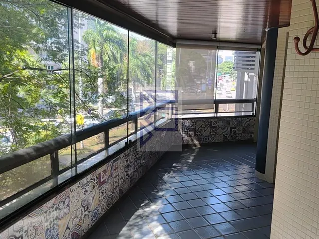 Imagem 4: Apartamento de 2 quartos com 1 suíte no Leblon, Rio de Janeiro - 106m², sala ampla e