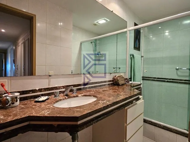 Imagem 2: Apartamento de luxo na Barra da Tijuca com vista mar, 4 quartos, 2 suites, 3 salas, 4