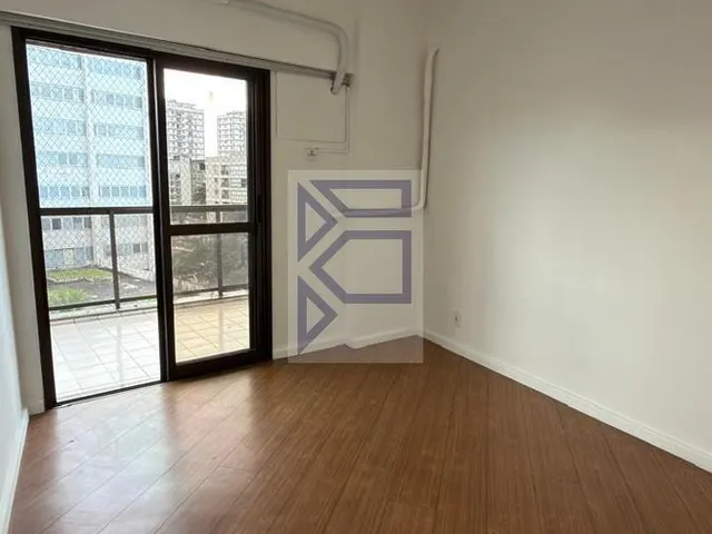 Imagem 2: Apartamento à venda com 3 quartos, 2 salas, 3 banheiros e 2 vagas de garagem na cidade