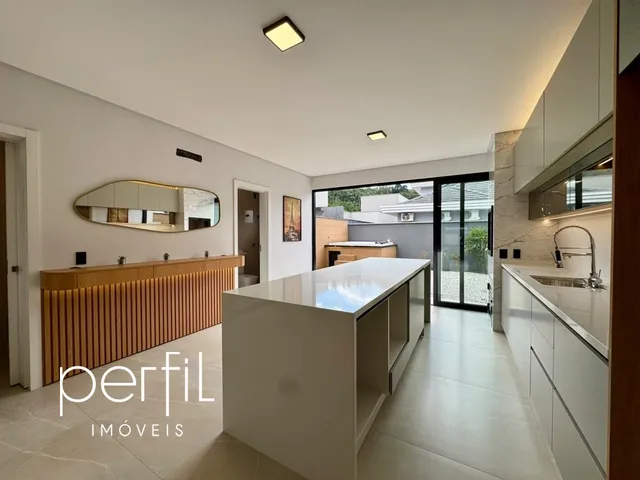Imagem 4: Imperdível: Casa à venda em Joinville-SC, com 3 quartos, 3 suítes, 2 salas e 172m² de