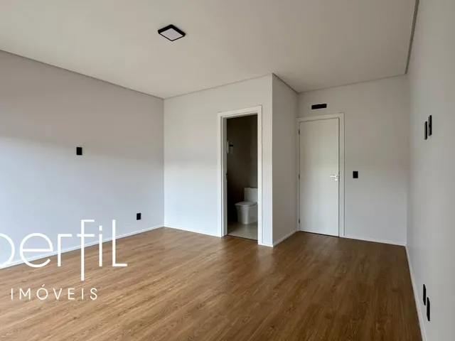 Imagem 9: Imperdível: Casa à venda em Joinville-SC, com 3 quartos, 3 suítes, 2 salas e 172m² de