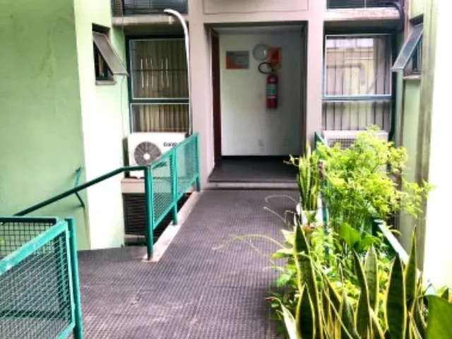 Imagem 2: SALA COMERCIAL em Porto Alegre - Rio Grande do Sul, Floresta