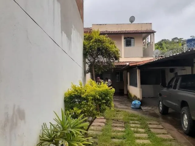 Imagem: Vendo uma ótima casa em Betim ( valor 350.000,00
