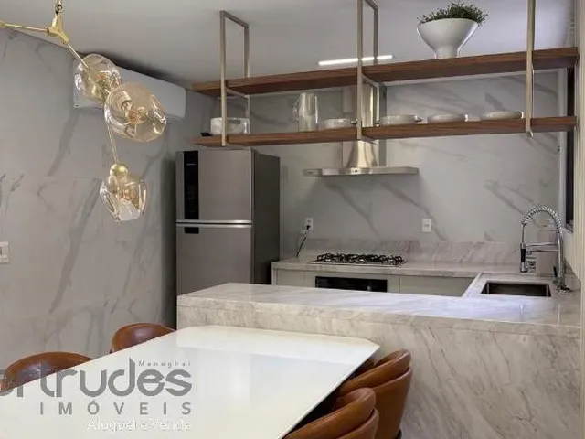 Imagem 9: Apartamento com 4 Quartos para Venda na Praia do Canto