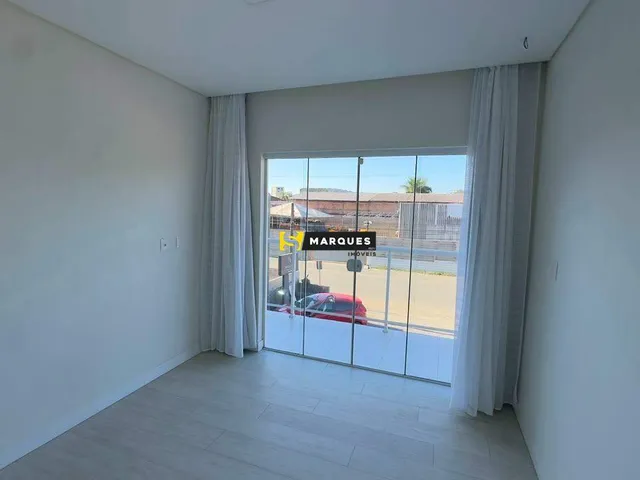 Imagem 2: Oportunidade no Itaum: Amplo de 152m², 3 Dorms (1 Suíte), Semimobiliado