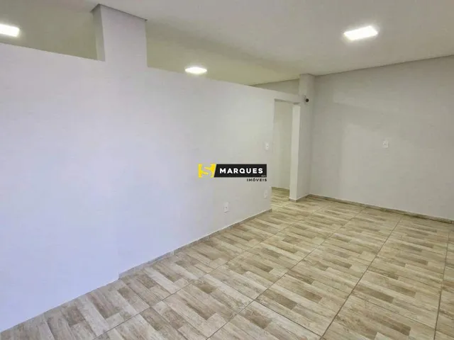 Imagem 7: Sala para aluguel com 152 m², 6 vagas e 1 banheiro no Itaum, Joinville