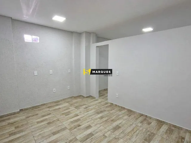 Imagem 2: Sala para aluguel com 152 m², 6 vagas e 1 banheiro no Itaum, Joinville