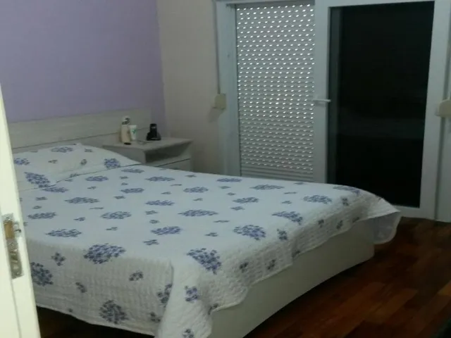 Imagem 2: EXCELENTE RESIDÊNCIA DIFERENCIADA- Uma Suíte com closet + 02 Dormitórios semi Suíte