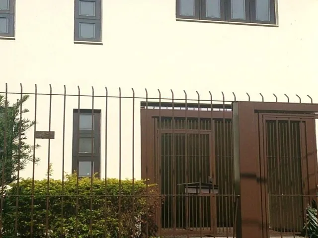 Imagem 16: Casa de rua comercial ou residencial porto alegre