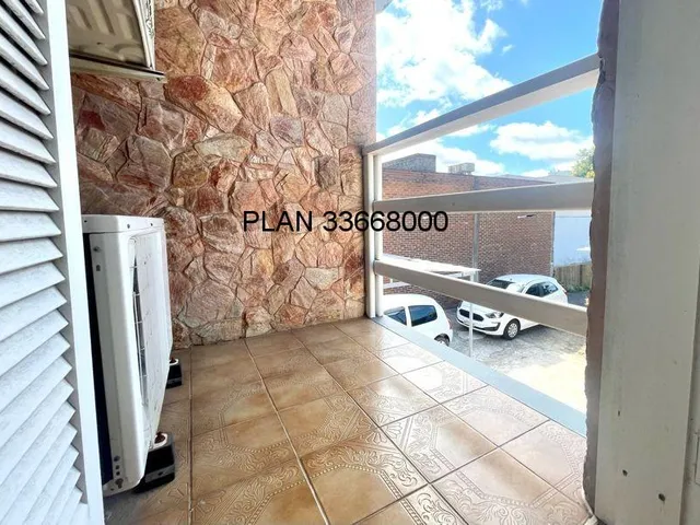 Imagem 2: PORTO ALEGRE Casa com 3 dormitórios