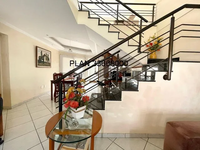 Imagem 4: 03 dormitórios, sendo uma suíte, sacada, estar íntimo no 2º pavimento, sala de estar