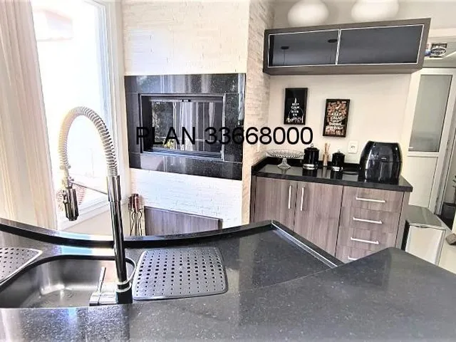 Imagem 14: Casa com piscina na Avenida Ecoville