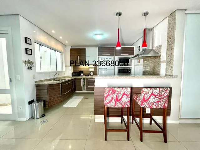 Imagem 15: Casa na Avenida Ecoville em Condomínio com Infra com 04 dormitórios sendo duas suítes