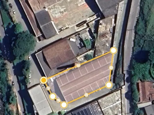 Imagem 16: Galpão Comercial para Locação em Itamarati, Petrópolis-RJ: 8 Salas, 4 Banheiros, 5