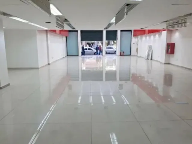 Imagem 16: Loja Comercial para Locação no Centro de Petrópolis-RJ: 2 Salas, 4 Banheiros, 380m²