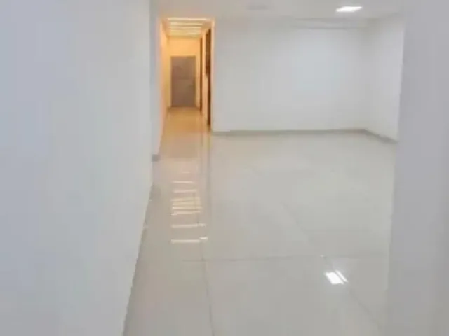 Imagem 2: Loja Comercial para Locação no Centro de Petrópolis-RJ: 2 Salas, 4 Banheiros, 380m²