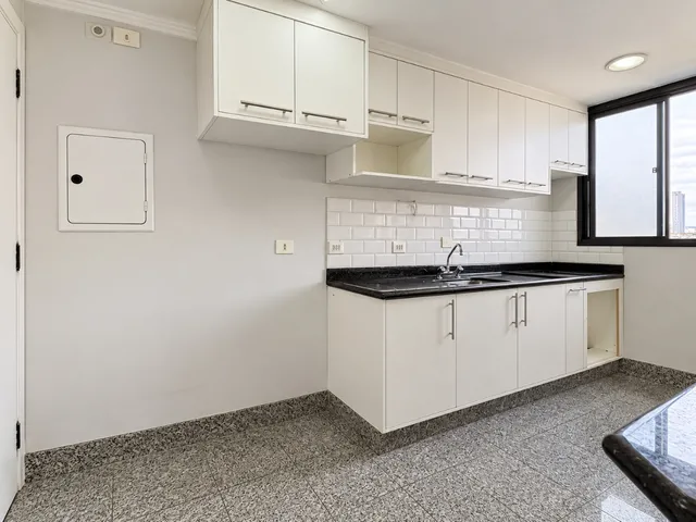 Imagem 14: Apartamento para Venda em Tatuapé com 4 Quartos, Sendo 1 Suíte, 95M²