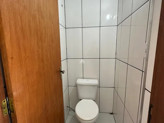 Imagem 3: Salão Comercial de Alto Padrão para Locação no Centro de Jarinu-Sp - 2 Banheiros, 2 Vagas de Garagem, 130M² de Área