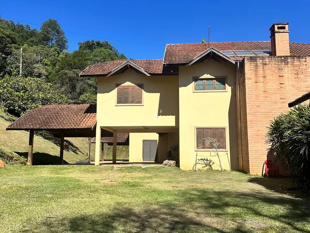 Imagem: Casa de Luxo com 5 Quartos e 3 Suítes para
