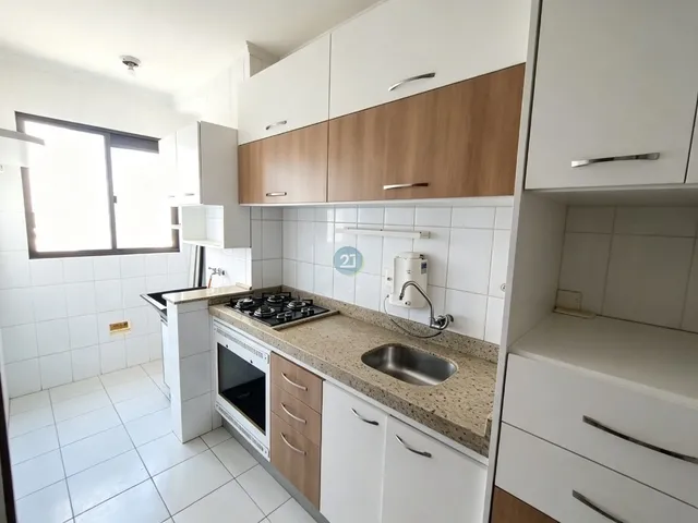 Imagem 7: Vendo apartamento com 02 quartos, semi mobiliado, 01 vaga de garagem, no bairro