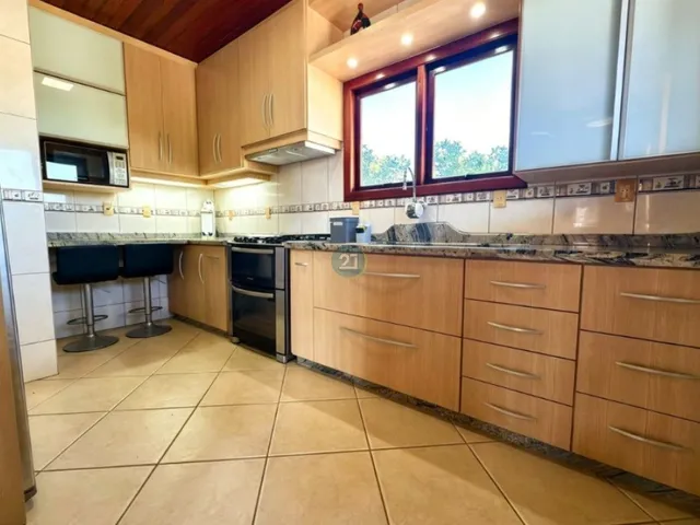 Imagem 5: Alugo casa mobiliada, 04 quartos, área gourmte com churrasquera, piscina, sauna, amplo