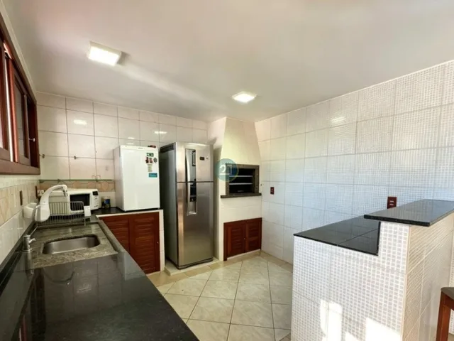 Imagem 10: Alugo casa mobiliada, 04 quartos, área gourmte com churrasquera, piscina, sauna, amplo