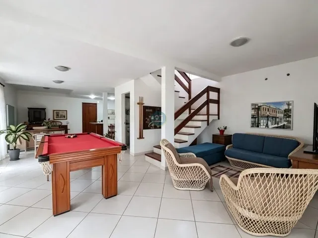 Imagem 7: Alugo ampla casa, com 03 suítes, 04 vagas de garagem, piscina, churrasqueira, e quintal