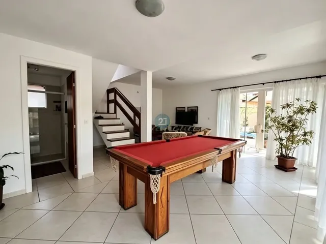 Imagem 5: Alugo ampla casa, com 03 suítes, 04 vagas de garagem, piscina, churrasqueira, e quintal