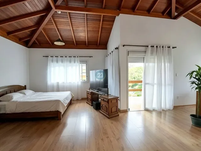 Imagem 12: Alugo ampla casa, com 03 suítes, 04 vagas de garagem, piscina, churrasqueira, e quintal