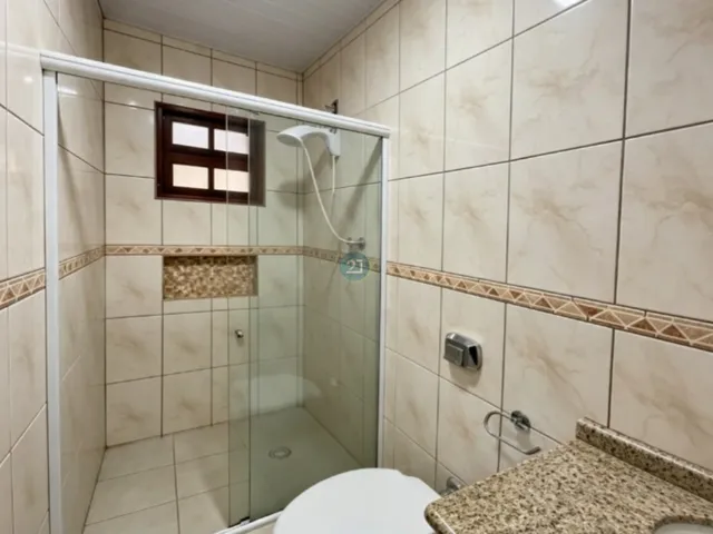 Imagem 3: Alugo casa semimobliada 01 quarto, 01 garagem, com quintal, próximo a praia do Campeche