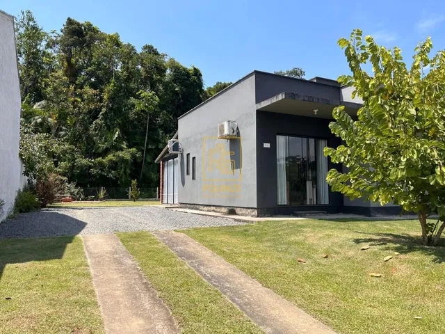 Imagem: Casa com amplo espaço externo no Centro