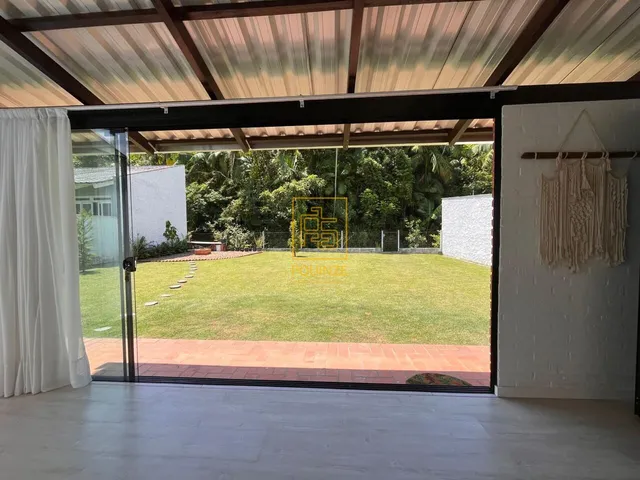 Imagem 5: Casa com amplo espaço externo no Centro de Rio dos Cedros