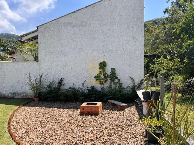 Imagem 11: Casa com amplo espaço externo no Centro de Rio dos Cedros