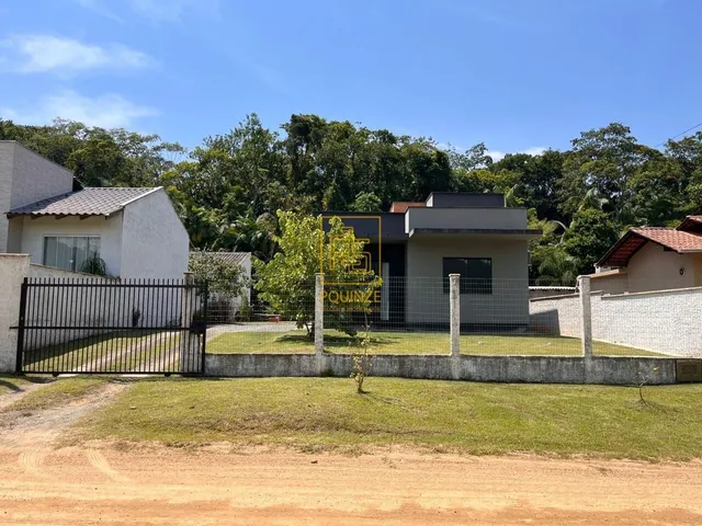 Imagem 15: Casa com amplo espaço externo no Centro de Rio dos Cedros