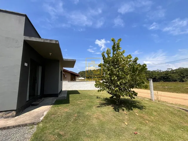 Imagem 12: Casa com amplo espaço externo no Centro de Rio dos Cedros