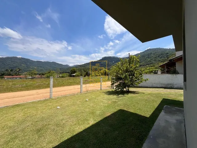 Imagem 16: Casa com amplo espaço externo no Centro de Rio dos Cedros