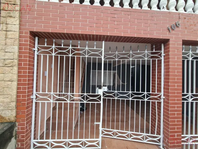 Imagem: A casa possui 2 Dormitórios, 1 Banheiro, 1 Vaga na