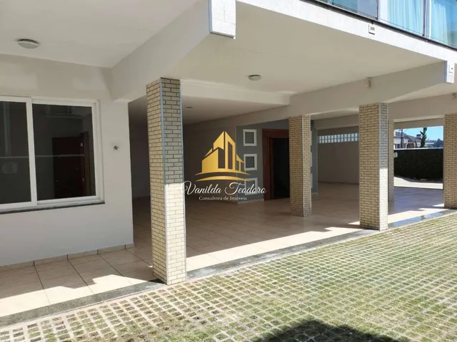 Imagem 5: Casa maravilhosa em condomínio alto padrão, construída em 2 terrenos, 3 suítes, 5