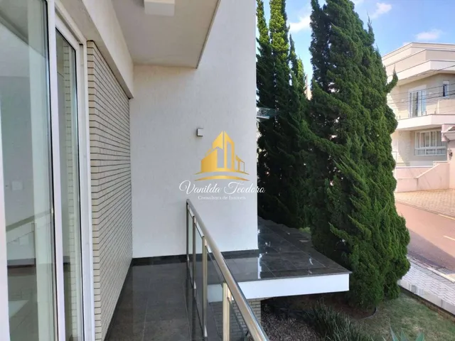 Imagem 10: Casa maravilhosa em condomínio alto padrão, construída em 2 terrenos, 3 suítes, 5